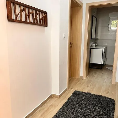 Tin Apartment *